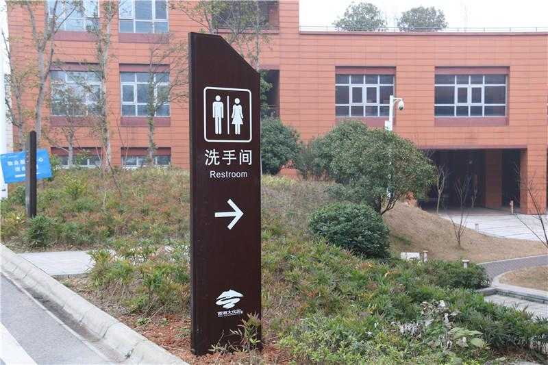 在標識設計中，箭頭起到什么作用呢？